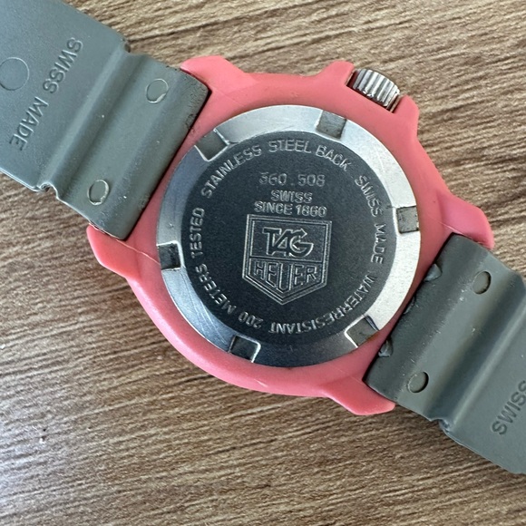 Tag Heuer Pink and Gray Women's Watch - Picture 3 of 5